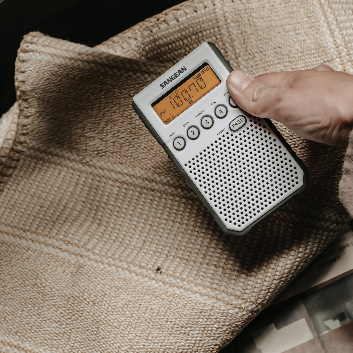  DT-800 White