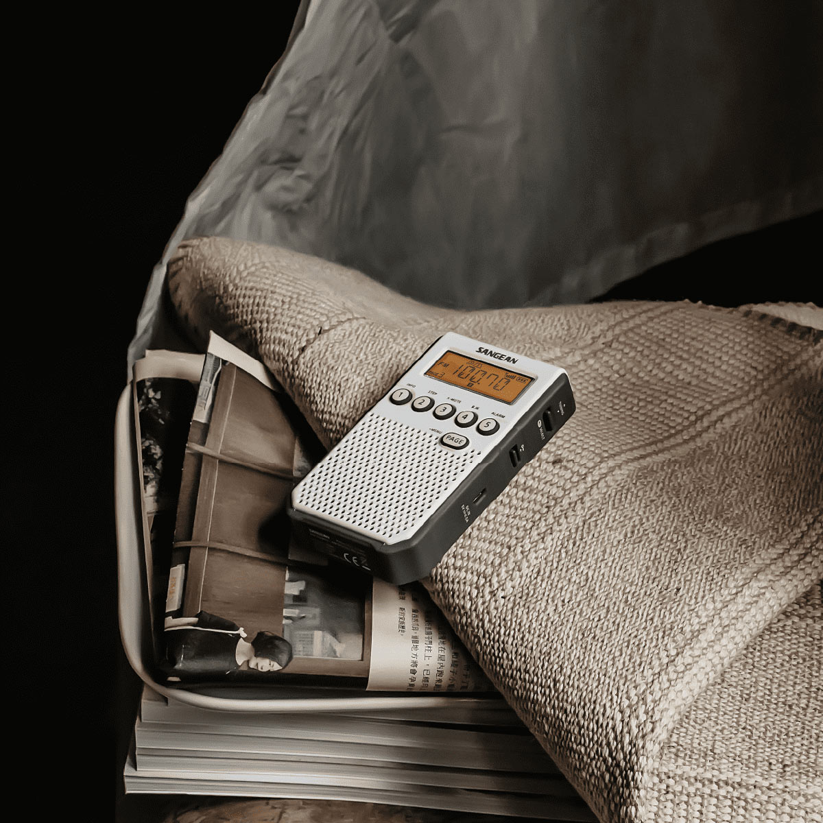 DT-800 AM / FM Rechargeable Pocket Radio│SANGEAN Electronics