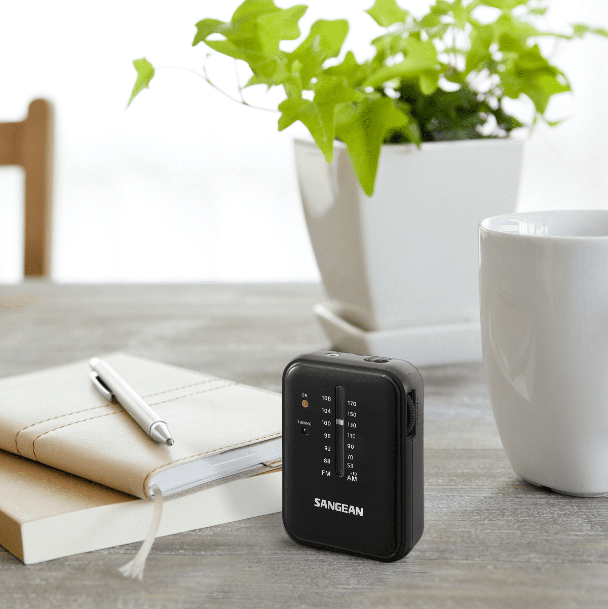 SR-32 AM / FM Pocket Radio│SANGEAN Electronics
