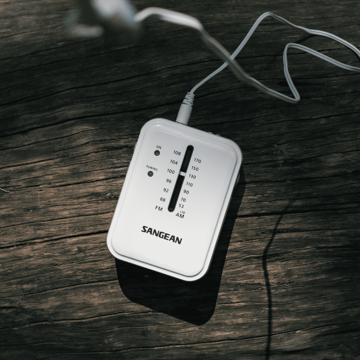 SR-32 AM / FM Pocket Radio│SANGEAN Electronics