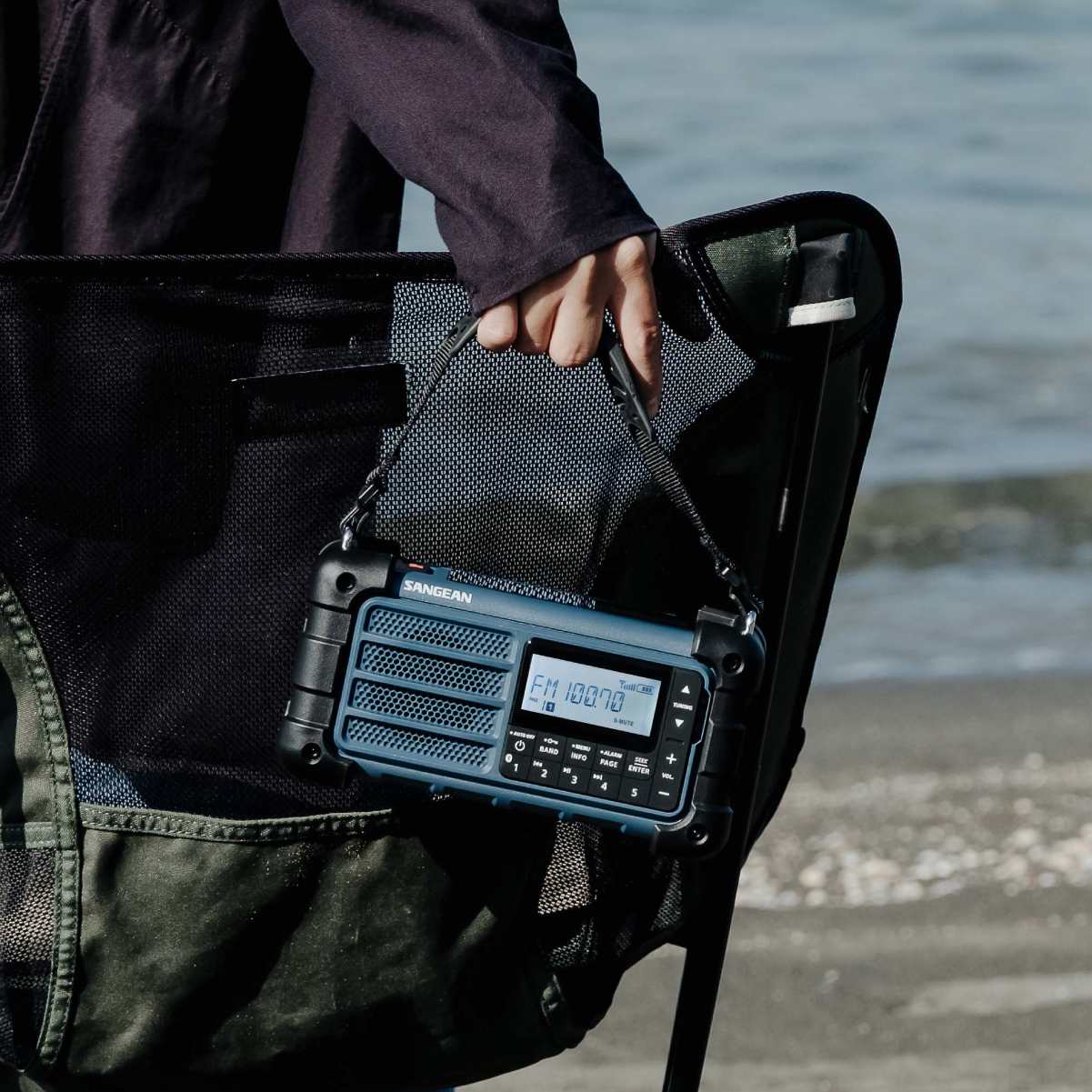 SANGEAN MMR-99 Radio AM/FM/Bluetooth Con Pannello Solare E Manovella – Impermeabile IP55 Per Emergenze E Outdoor