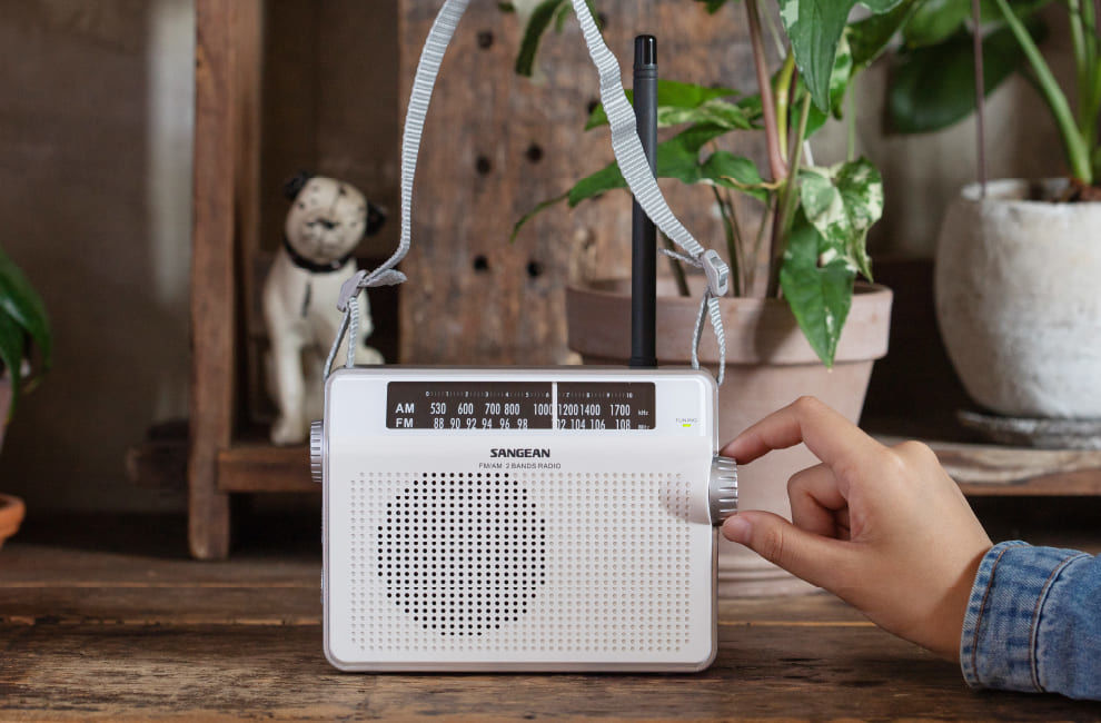 PR-D6 AM / FM Retro Strap Analog Radio│SANGEAN Electronics