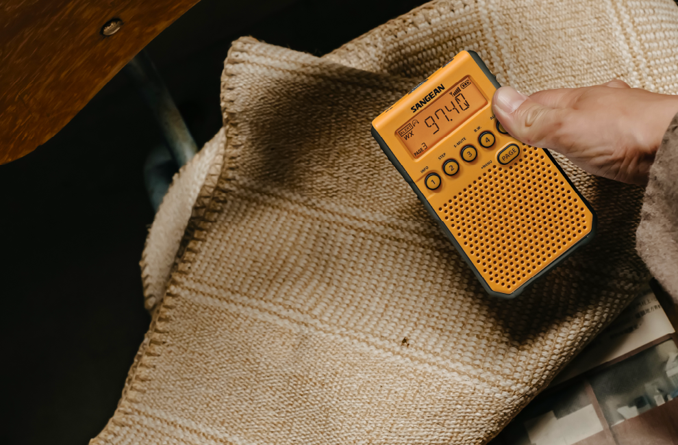 ラジオ・コンポ Sangean DT-800YL Amazon.com: Sangean DT-800YL NOAA Weather Alert Pocket Radio, AM