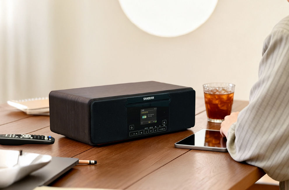DDR-55BT DAB+/FM-RDS/CD/USB/SD/AUX/Bluetooth Wooden Cabinet Radio